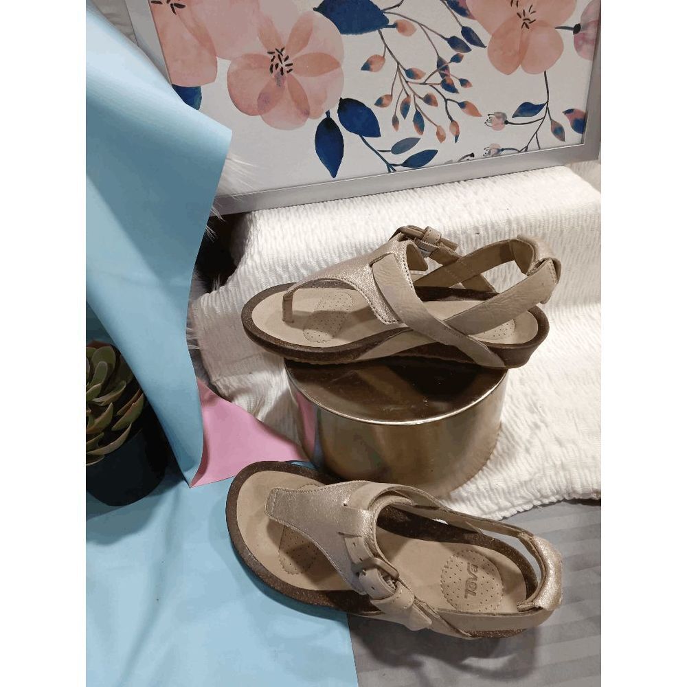 Teva Women's Mahonia T-Strap Sandals - Metallic Champagne 5M